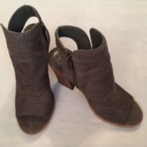 NWT - Vince Camuto bootie  - Style: VC-KARINTA